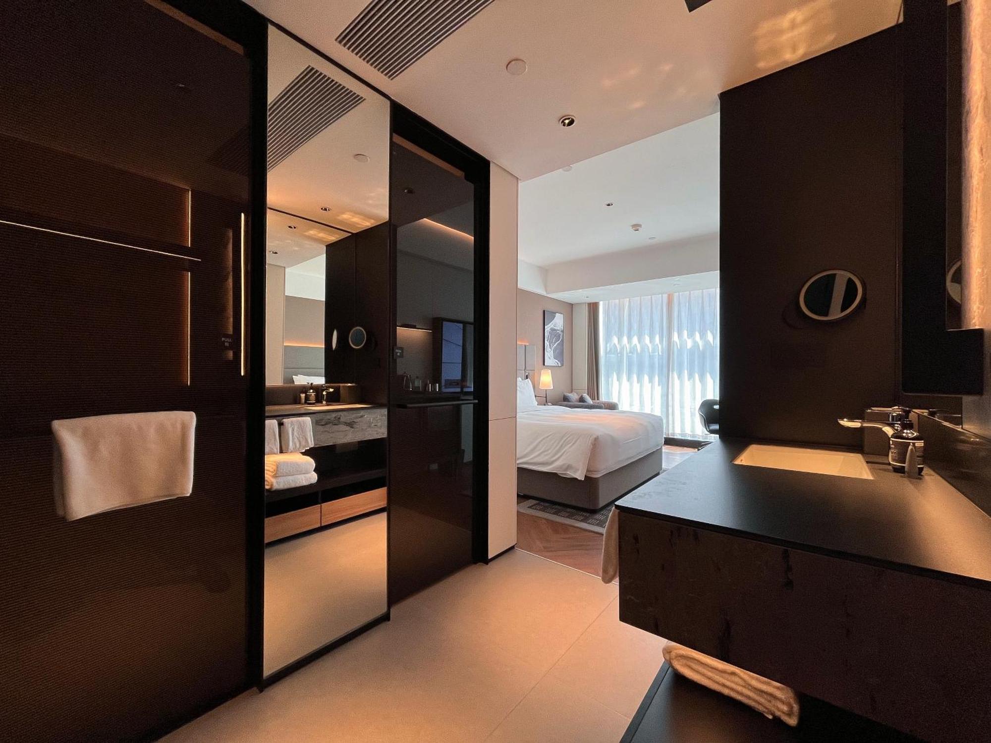 Intercity Hotel Guangzhou South Railway Station - Free Minibar Including Erdinger Weissbier Exterior photo